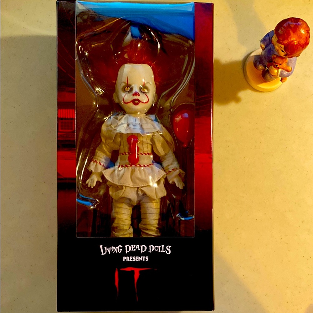 Living Dead Dolls Pennywise